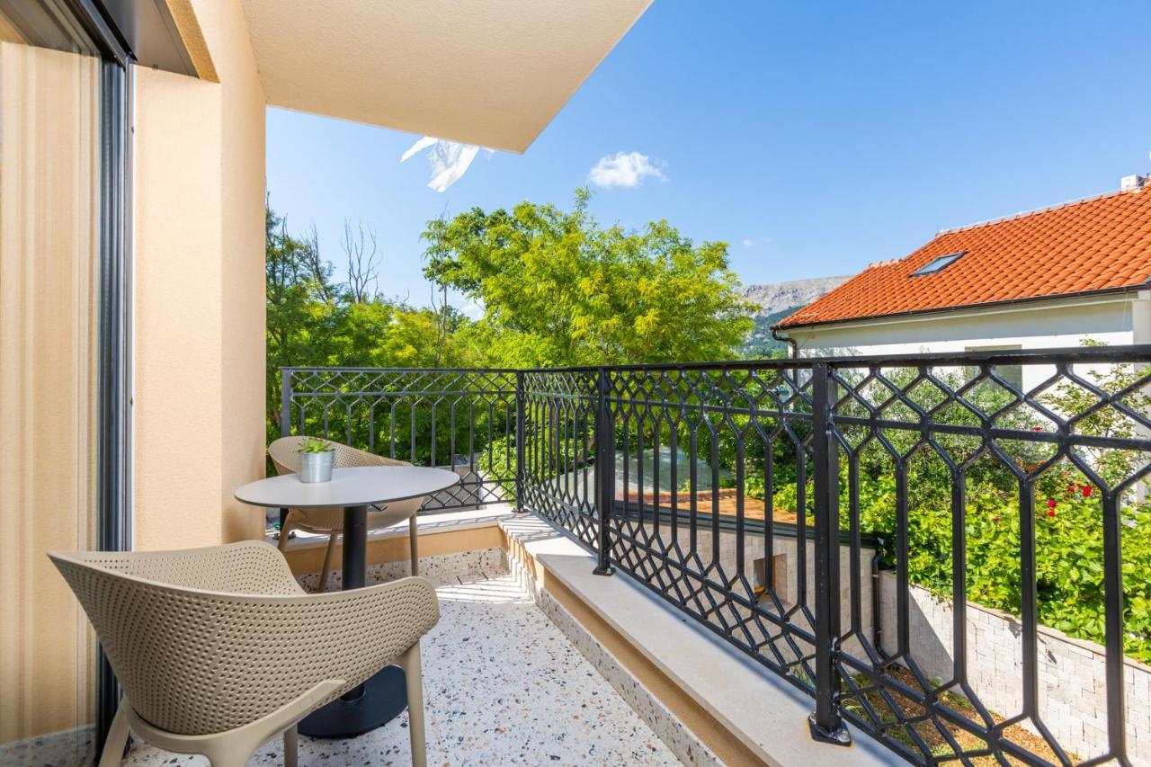 Vila Iris Baska Ngoại thất bức ảnh